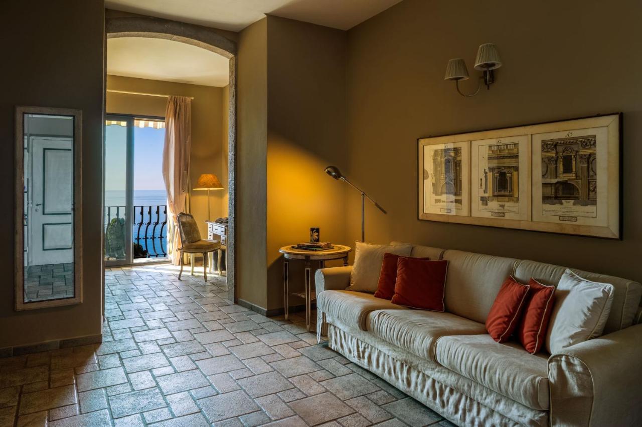 Hotel Villa Carlotta ตาออร์มินา ภายนอก รูปภาพ