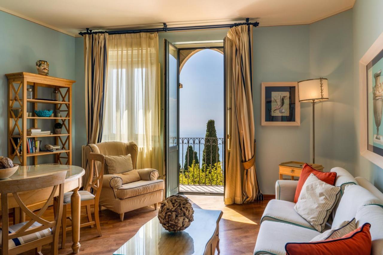 Hotel Villa Carlotta ตาออร์มินา ภายนอก รูปภาพ