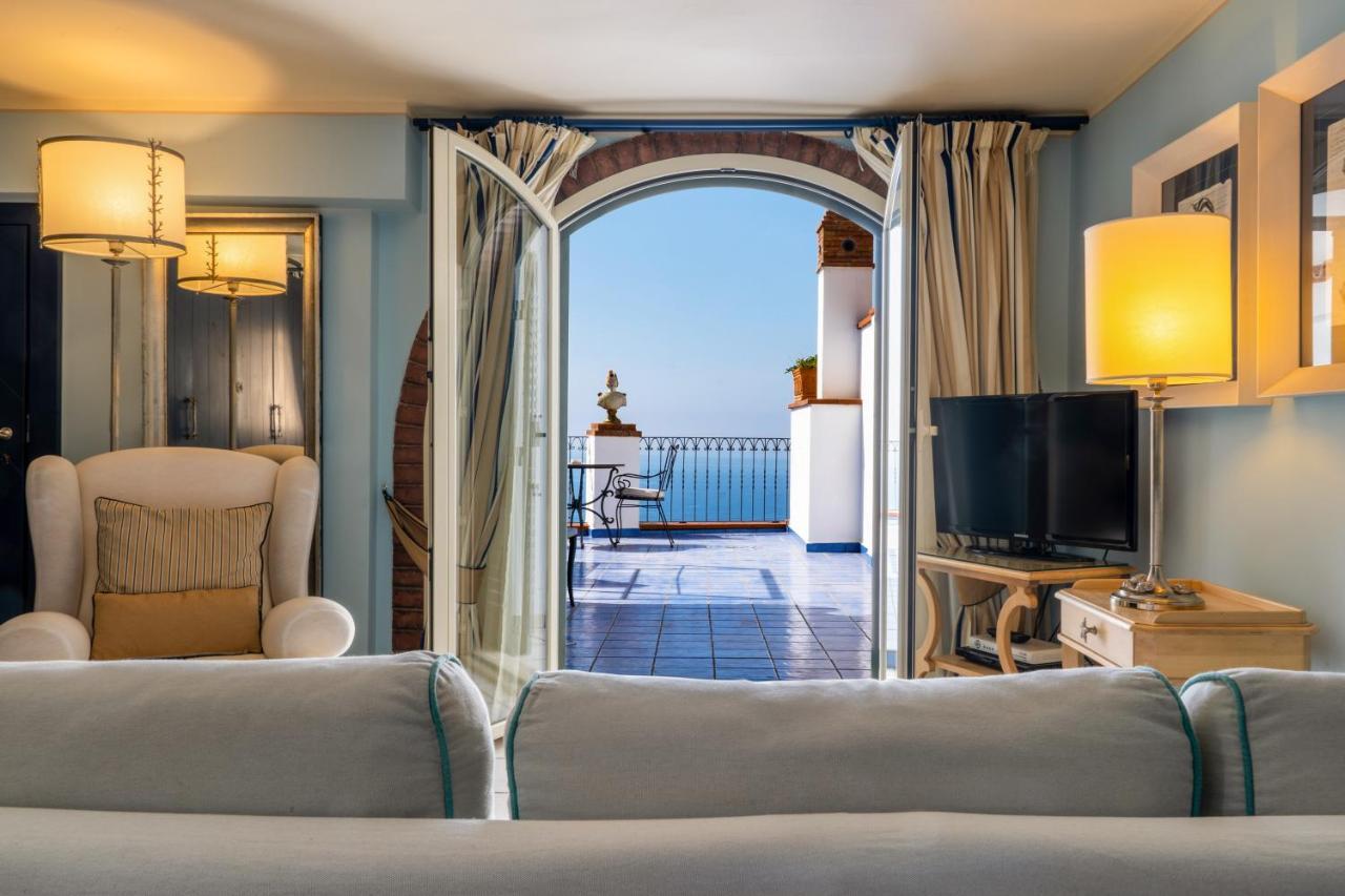 Hotel Villa Carlotta ตาออร์มินา ภายนอก รูปภาพ