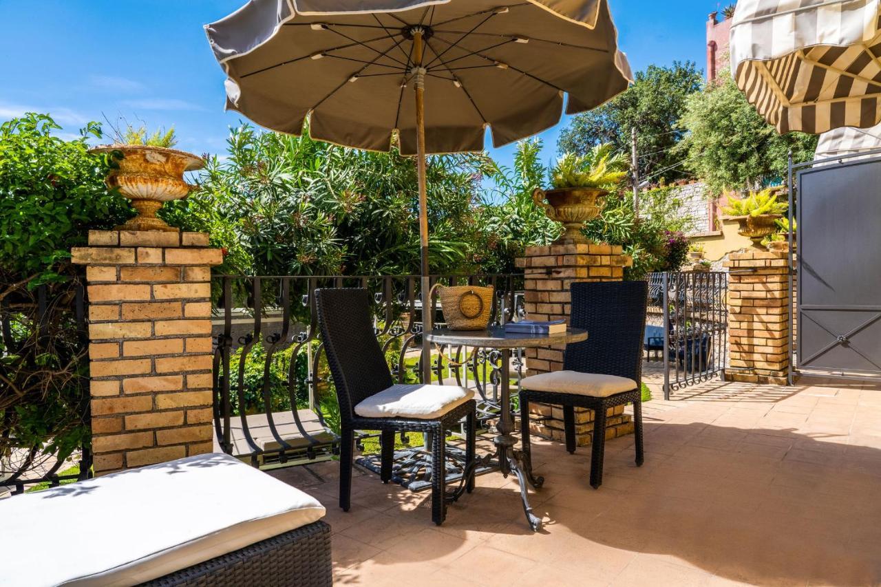 Hotel Villa Carlotta ตาออร์มินา ภายนอก รูปภาพ