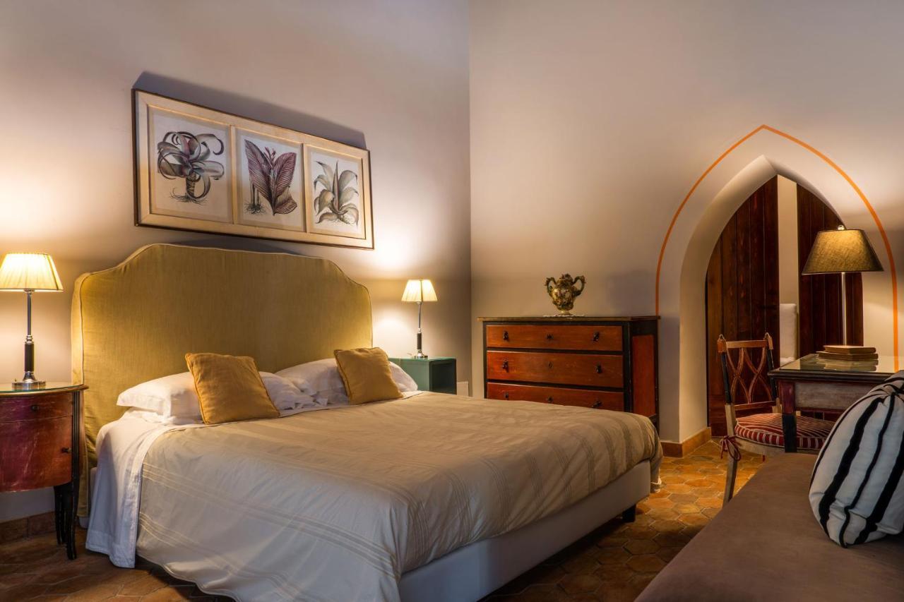 Hotel Villa Carlotta ตาออร์มินา ภายนอก รูปภาพ