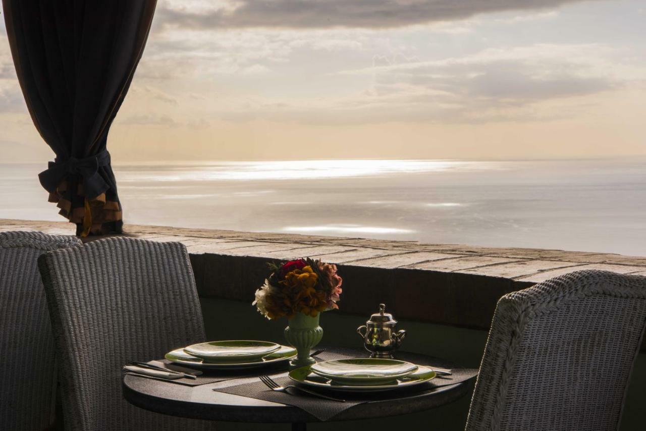 Hotel Villa Carlotta ตาออร์มินา ภายนอก รูปภาพ